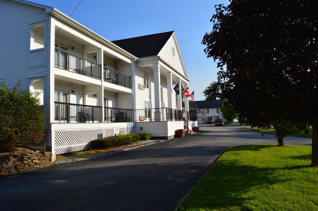 New World Inn Barre Exterior photo