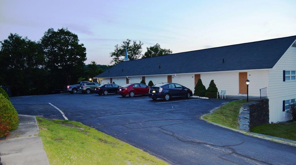 New World Inn Barre Exterior photo
