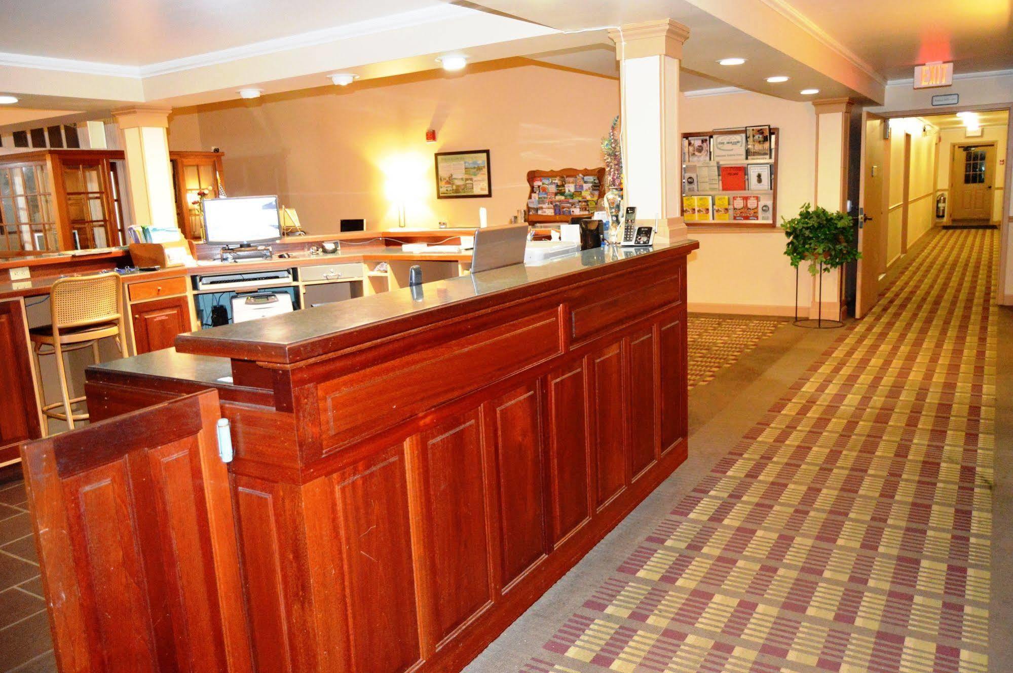 New World Inn Barre Exterior photo